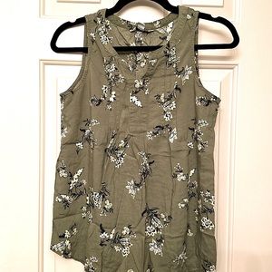 Size small - S - green floral tank top / shirt